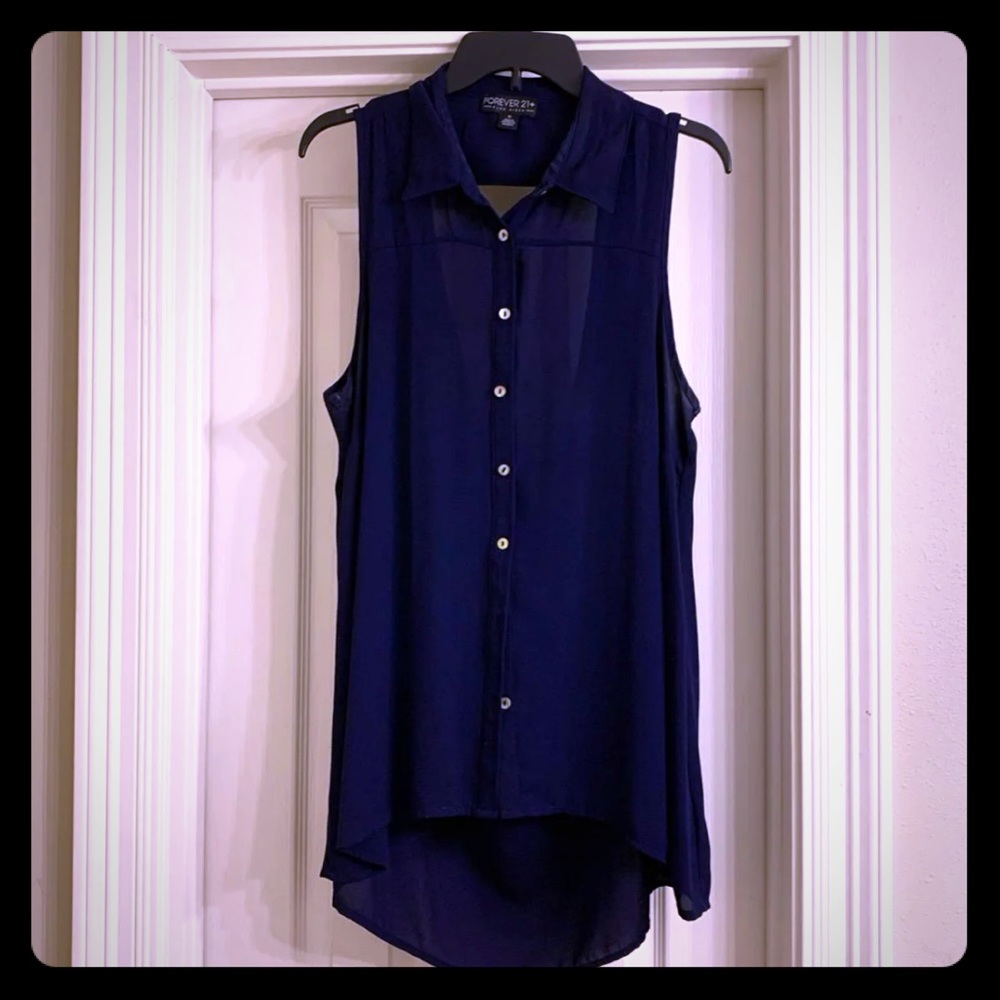 Sleeveless Flowly Blouse